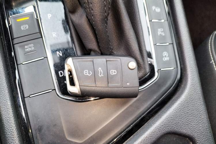 Used Volkswagen Tiguan L 2021 330TSI Automatic Two-Wheel Drive R-Line Enhanced Edition
