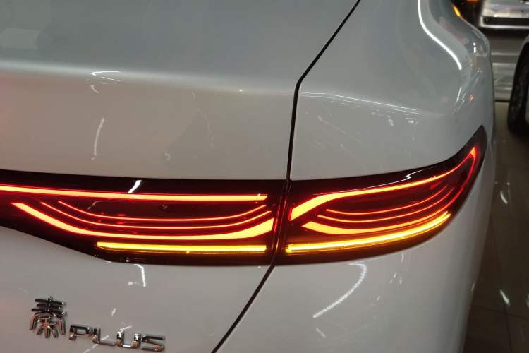 Used BYD Qin PLUS 2025 DM-i Smart Drive 55KM Leading Model
