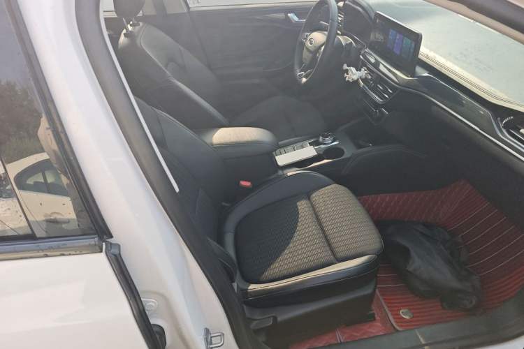 Used Ford Focus 2021 Hatchback EcoBoost 180 Automatic Titanium Edition
