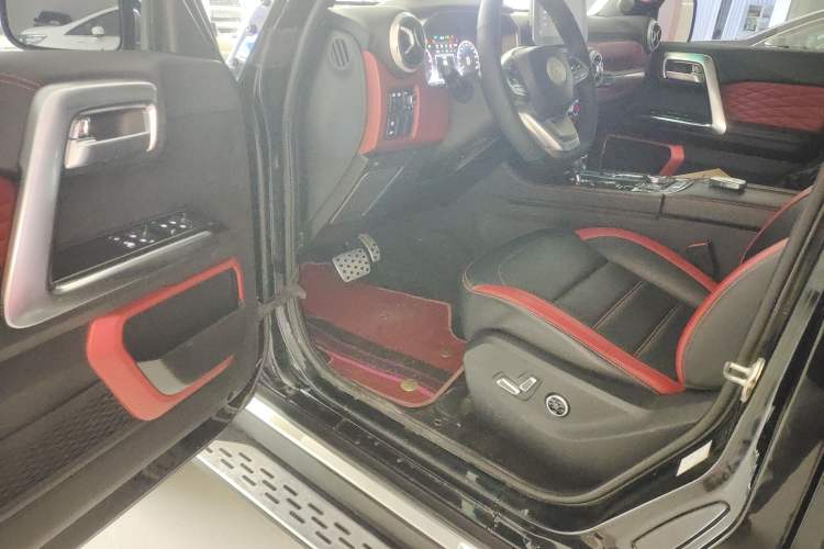 Used Beijing Auto BJ40 2018 PLUS 2.3T Automatic Four-Wheel Drive Premium Edition China V
