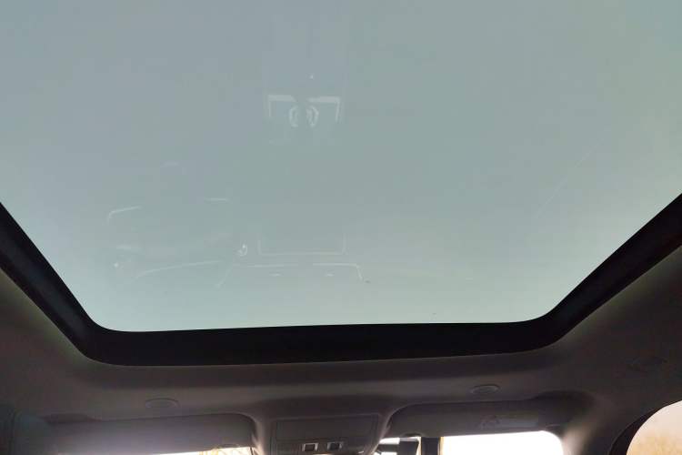 Used Land Rover Range Rover Evoque 2021 Range Rover Velar 249 PS R-Dynamic S Performance Edition
