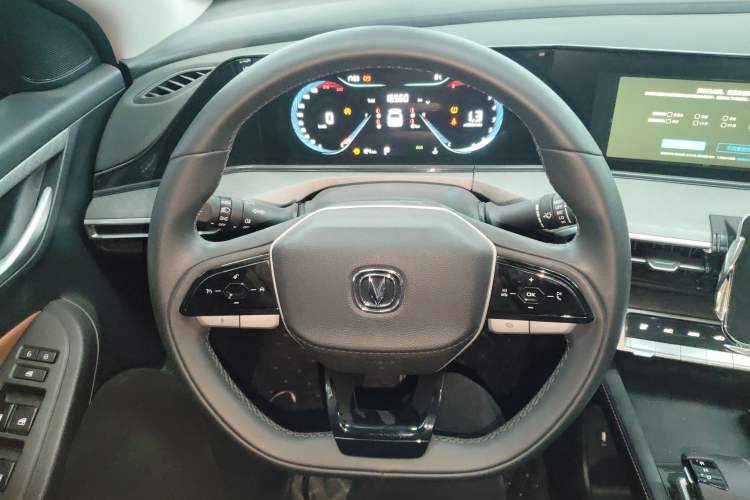 Used Changan Eado 2024 PLUS Blue Whale NE 1.4T GDI DCT High-Energy Edition