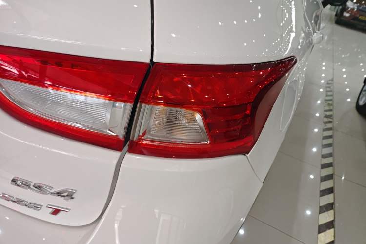 Used GAC Trumpchi GS4 2017 235T Automatic Two-Wheel Drive Luxury Smart Connectivity Version
