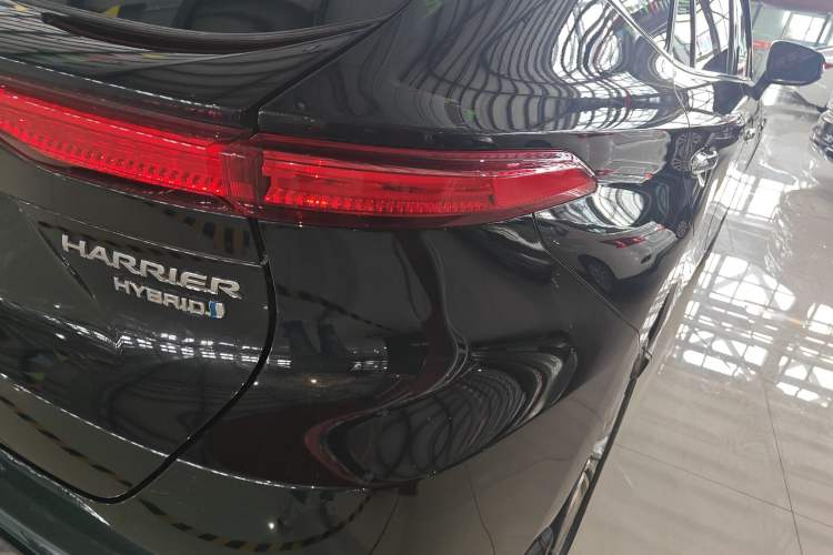 Used Toyota Harrier 2022 Dual-Engine 2.5L CVT Four-Wheel Drive Luxury Edition
