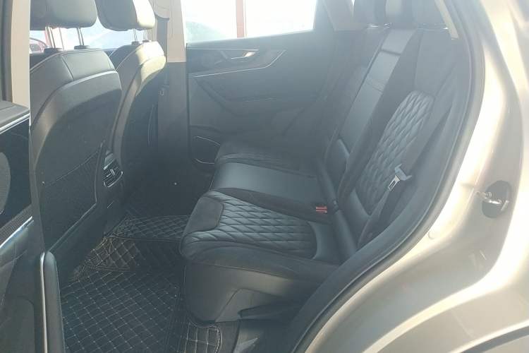 Used Hongqi HS5 2019 2.0T Smart Connect Flagship All-Wheel-Drive Version
