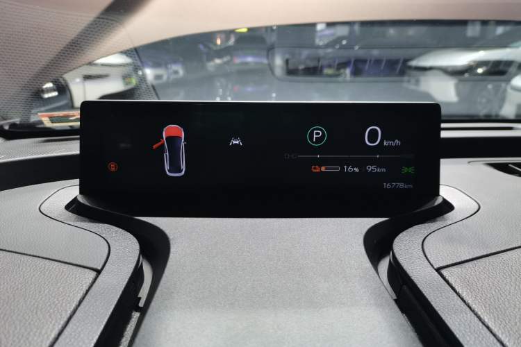 Used Toyota bZ3 2023 616 km Long-Range Premium
