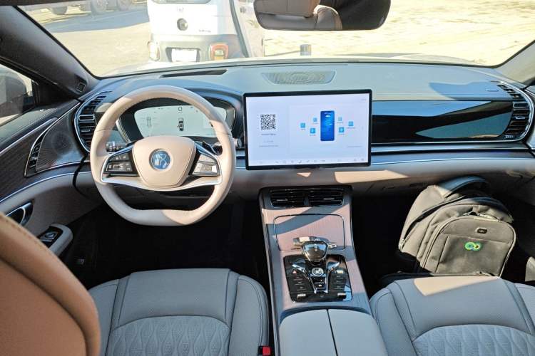 Used BYD Han 2025 EV Intelligent Driving Edition 701KM LiDAR Flagship Model
