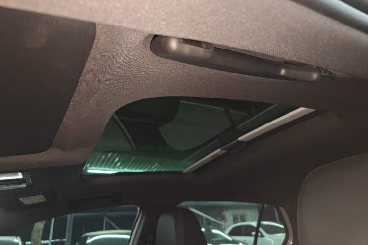 Used Volkswagen Golf 2023 Facelift 280TSI DSG R-Line
