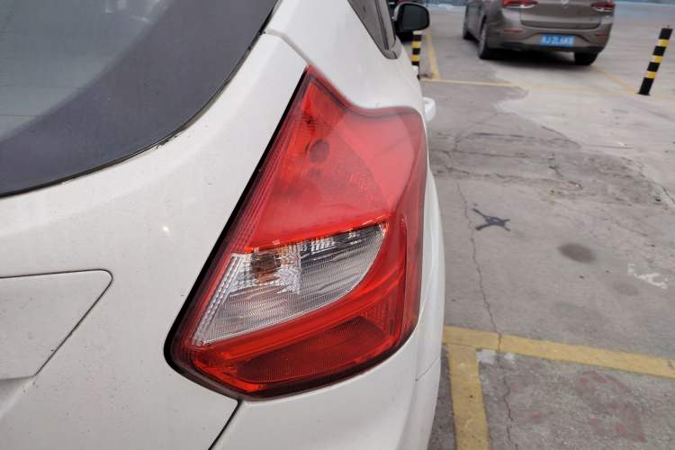 Used Ford Focus 2012 Hatchback 1.6L Automatic Fashion Edition
