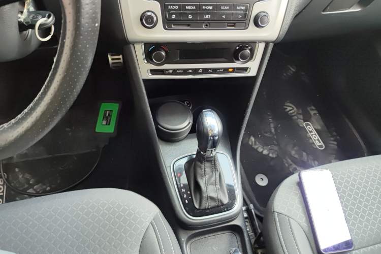 Used Volkswagen Polo 2014 1.6L Cross Polo Automatic
