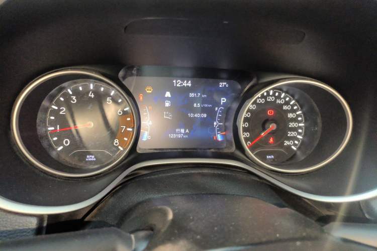 Used  Compass 2017 200T Automatic Family Edition
