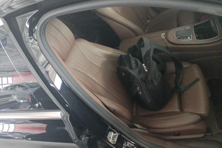 Used Mercedes-Benz E-Class 2022 Second Facelift E 300 L Fashion Edition
