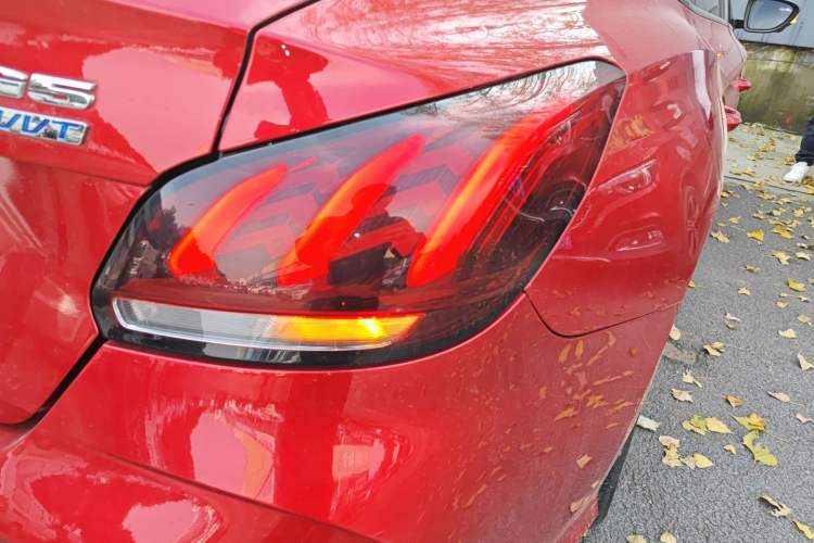 Used MG 5 2021 180 DVVT CVT Youth Luxury Edition
