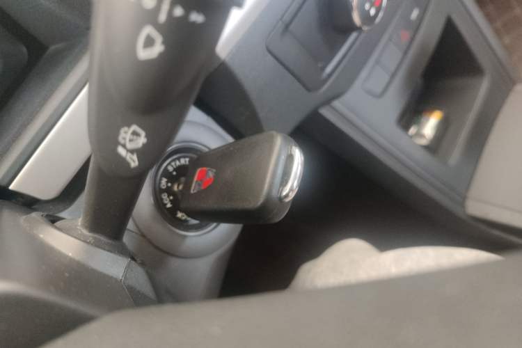 Used Roewe 350 2015 1.5L Automatic Luxury Sunroof Edition