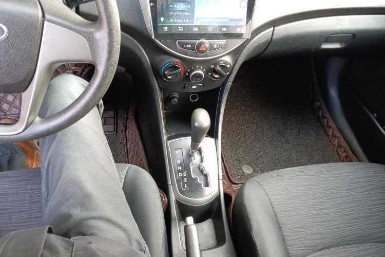 Used Hyundai Verna Ray 2014 1.4L Automatic GLX