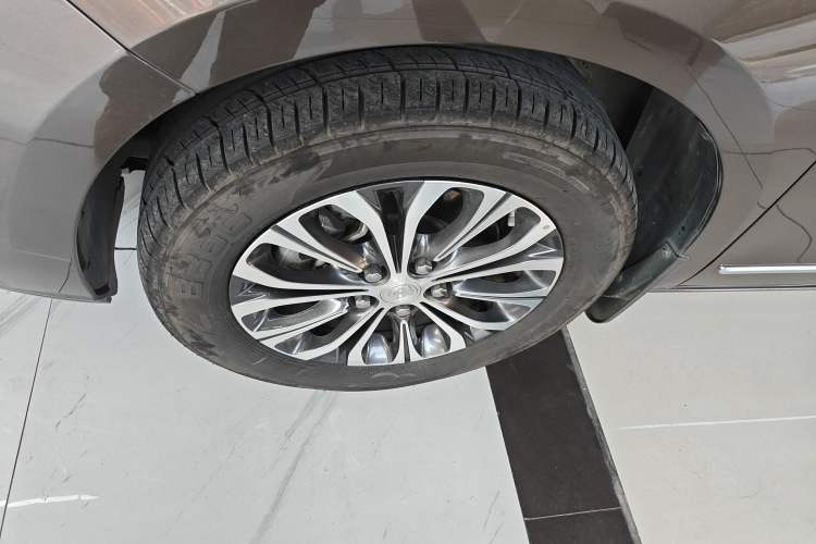 Used Buick GL8 2021 Land Cruiser Executive Class 652T Luxury Model