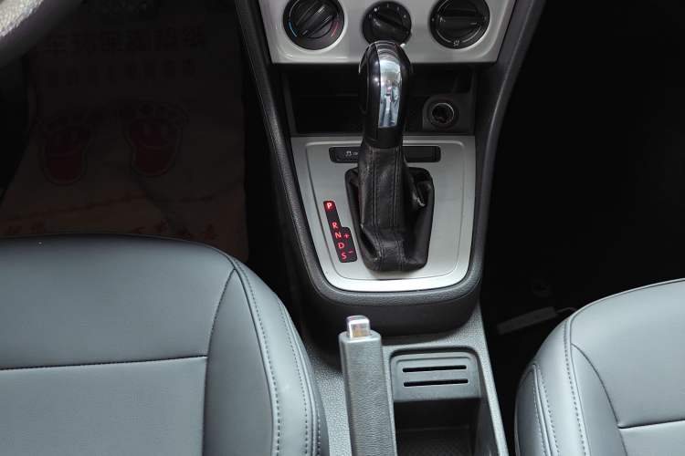 Used Volkswagen Lavida 2015 1.6L Automatic Fashion Edition
