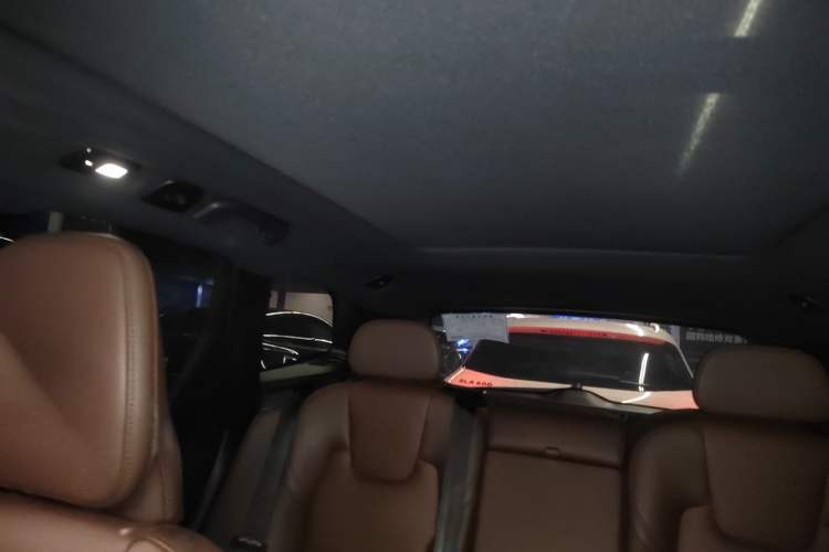 Used Volvo XC60 New Energy 2024 T8 Plug-in Hybrid Long-Range All-Wheel Drive Smart Luxury Edition
