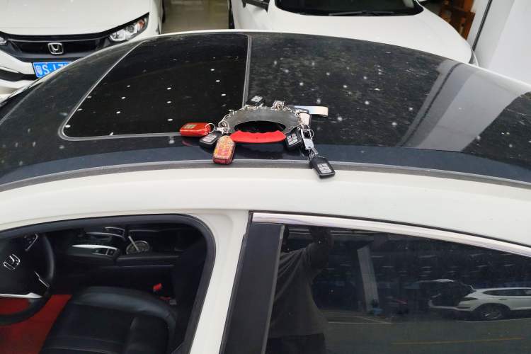 Used Honda Civic 2016 220TURBO CVT Prestige Edition
