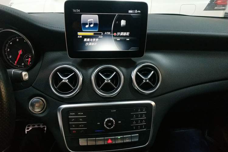 Used Mercedes-Benz GLA 2018 GLA 200 Fashion Model