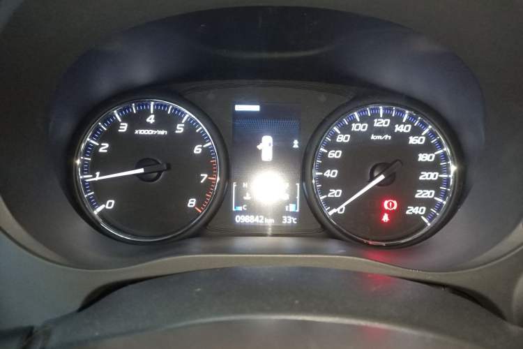 Used Mitsubishi Outlander 2019 2.4L 4x4 Zhi Xiang Edition 5 Seats China VI Standard
