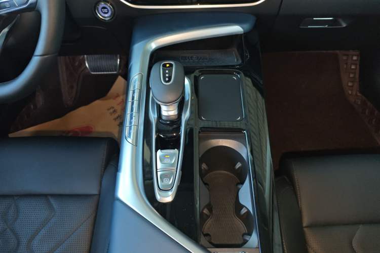 Used VOYAH FREE 2021 Four-Wheel Drive Standard Range-Extended Version
