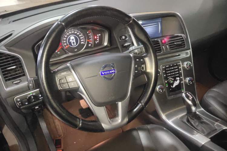 Used Volvo XC60 2015 T5 Zhiyi Edition
