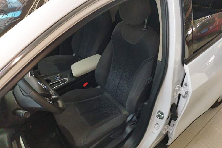 Used Buick Velite 6 2022 Plug-in Hybrid Connected Fashion Model