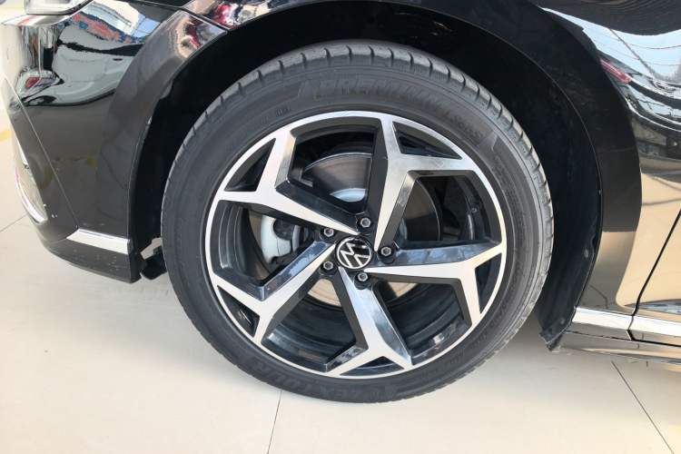 Used Volkswagen Magotan 2023 2 Million Units Limited Edition 330TSI DSG Leading Version