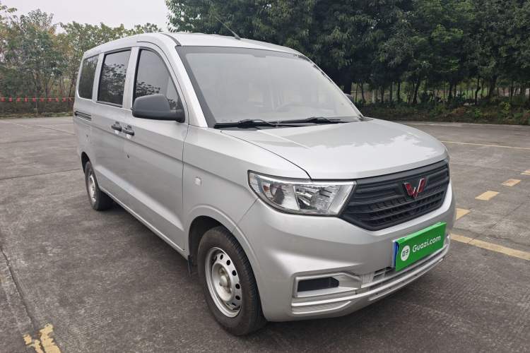 Used Wuling Hongguang V 2022 1.5L Jingqu Edition Electric-Assist LAR
