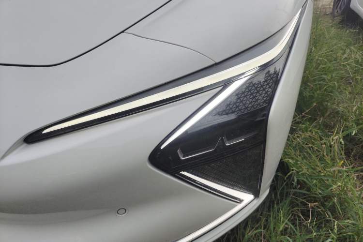 Used  L7 2022 Dynamic Model
