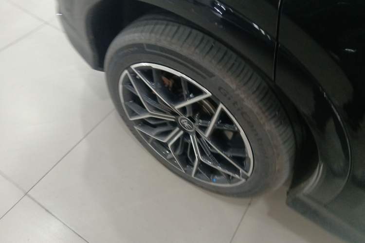 Used BYD Song L EV 2025 Intelligent Driving Version 602 km Range LiDAR-equipped All-Wheel-Drive Type