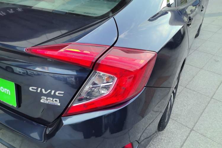 Used Honda Civic 2016 220TURBO CVT Luxury Edition
