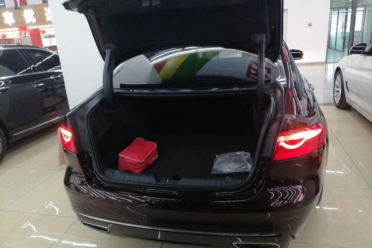 Used Jaguar XFL 2018 XFL 2.0T 250 PS Luxury Edition