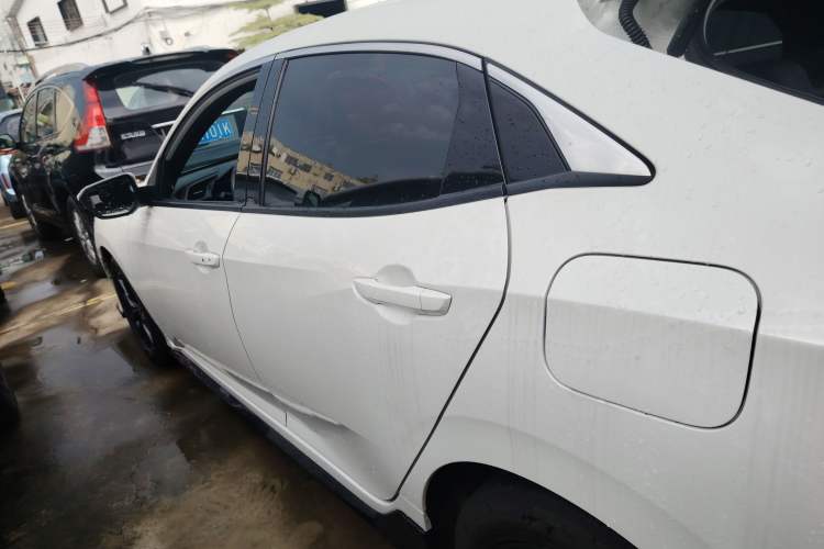 Used Honda Civic 2021 HATCHBACK 220TURBO CVT New Trendsetter
