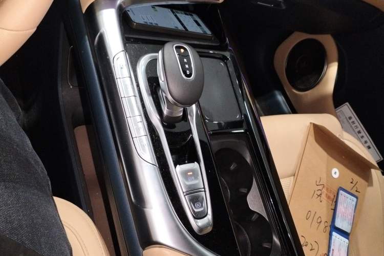 Used VOYAH FREE 2021 Four-Wheel Drive Standard Range-Extended Exclusive Luxury Package