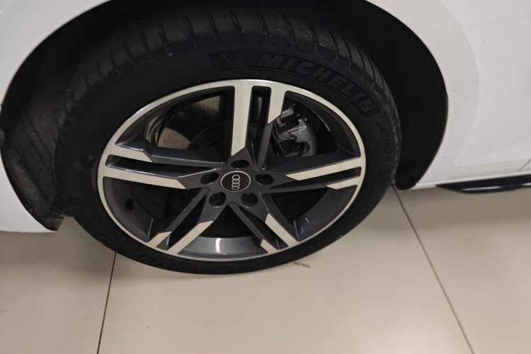 Used Audi A4L 2022 40 TFSI Luxury Dynamic Model
