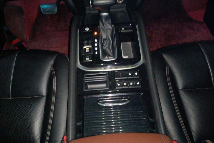 Used GAC Trumpchi GS8 2017 320T Two-Wheel Drive Luxury Smart Connectivity Version (7 Seats)
