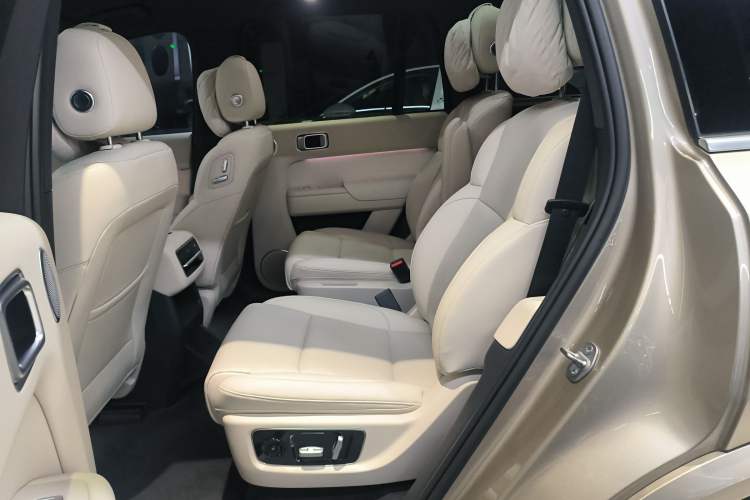 Used Li Auto L8 2023 Max model
