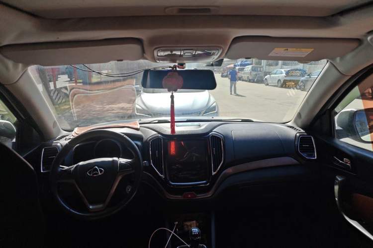 Used Oshan CX70 2016 1.6L manual luxury version
