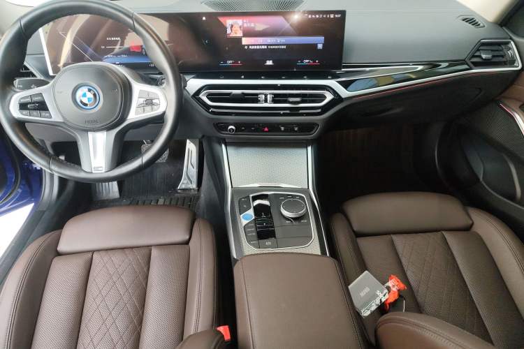 Used BMW i3 2023 eDrive 40 L Midnight Edition
