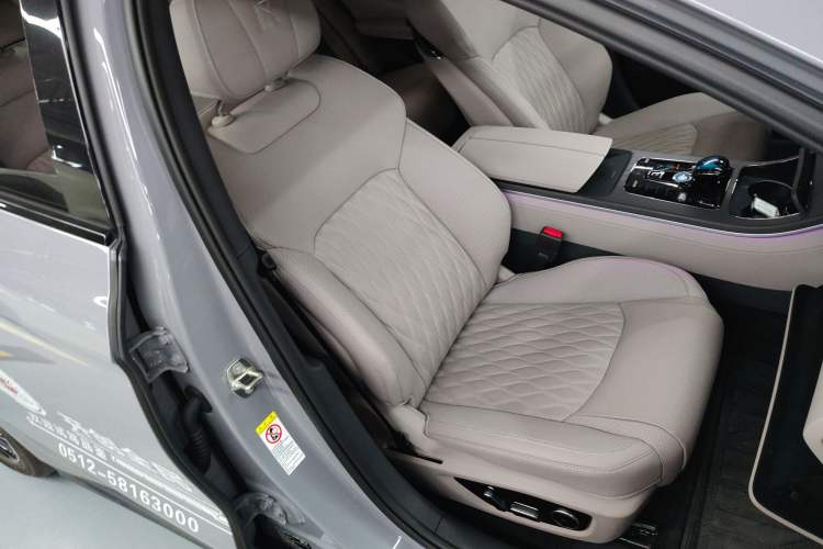 Used BYD Han 2025 DM-i Intelligent Driving Edition 125KM LiDAR Flagship Model
