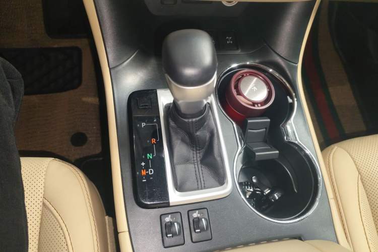 Used Toyota Highlander 2018 2.0T Four-Wheel Drive Luxury Version 7 Seats China VI Standard
