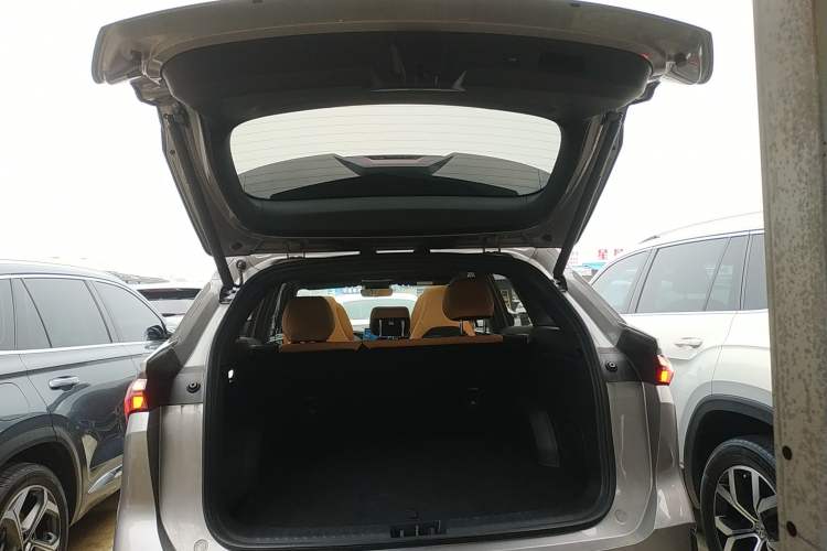 Used  L7 2023 1.5T 115 km Starship
