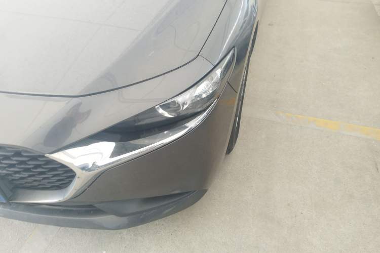 Used Mazda Mazda 3 Axela 2020 1.5L Automatic Luxury Version
