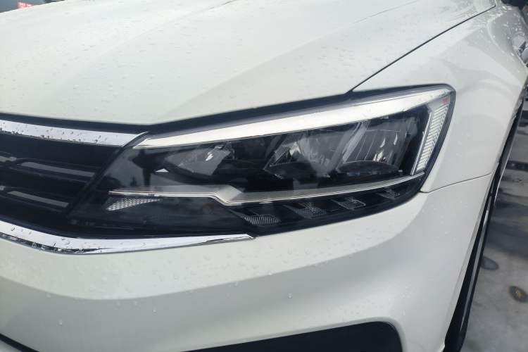 Used Volkswagen Lamando 2019 230TSI DSG Fashion Edition China VI
