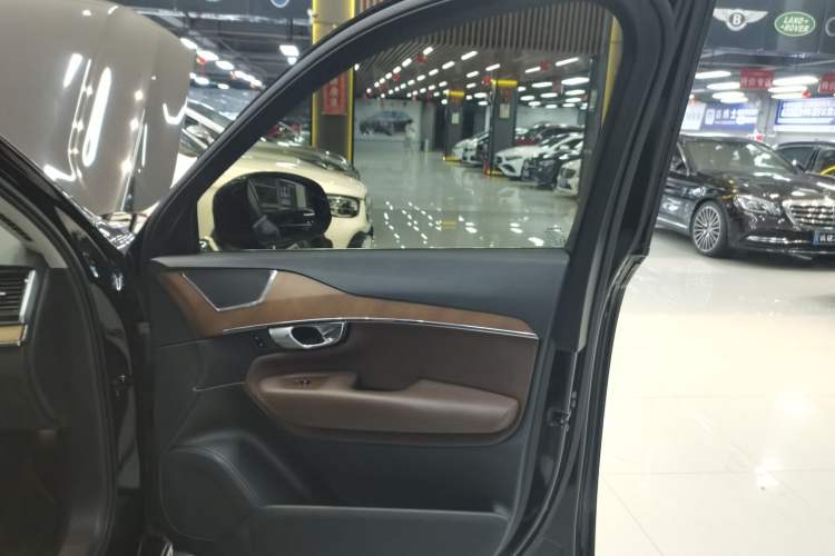 Used Volvo XC90 2020 Facelifted T6 Zhiyi Luxury 7-Seater
