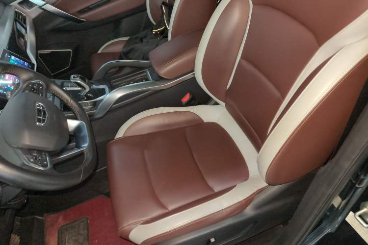 Used Geely Auto Emgrand X7 Sport 2022 1.8TD DCT Zhiya Trim