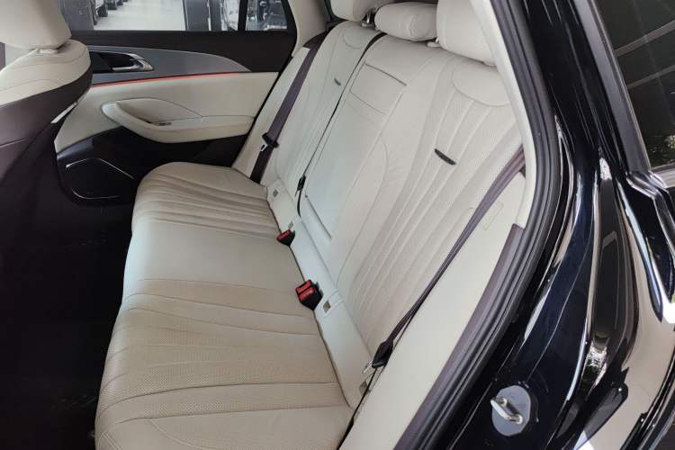 Used Hongqi H5 2023 2.0T Automatic Smart Connect Flagship Edition
