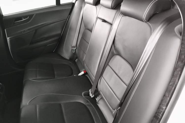 Used Jaguar XE 2015 2.0T 200 PS R-Sport